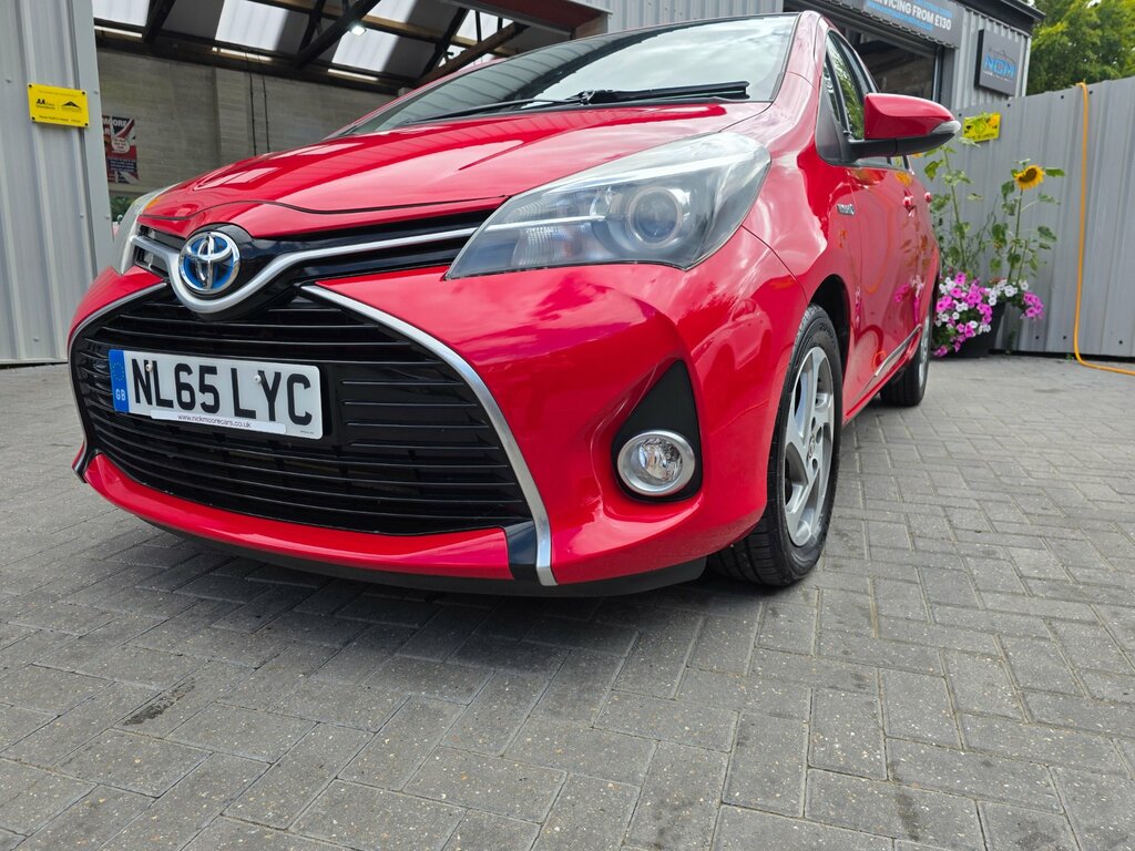 Toyota Yaris 1.5 Vvt-h Icon E-cvt Black #12