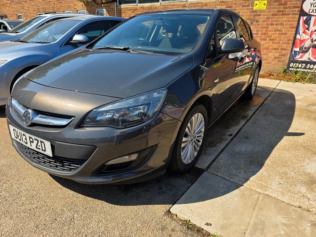 Vauxhall Astra 1.7 Cdti Ecoflex Exclusiv Sports Tourer Black #5