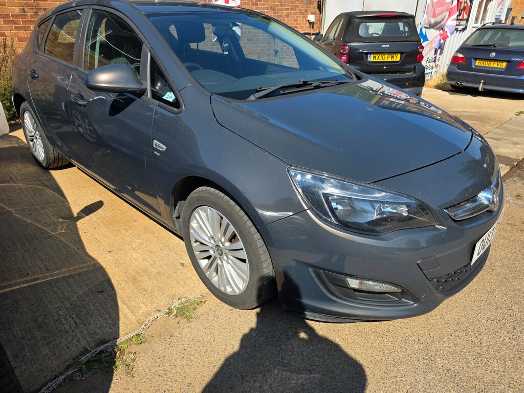 Vauxhall Astra 1.7 Cdti Ecoflex Exclusiv Sports Tourer Black #3