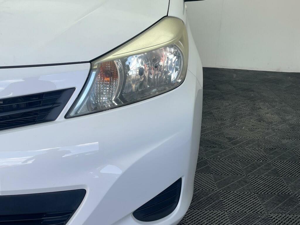 Toyota Yaris T2 Silver #24