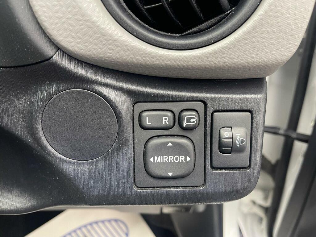 Toyota Yaris T2 Silver #14