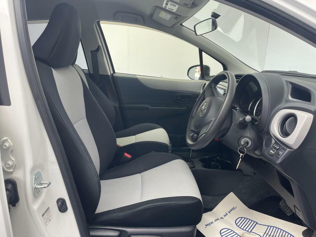 Toyota Yaris T2 Silver #11