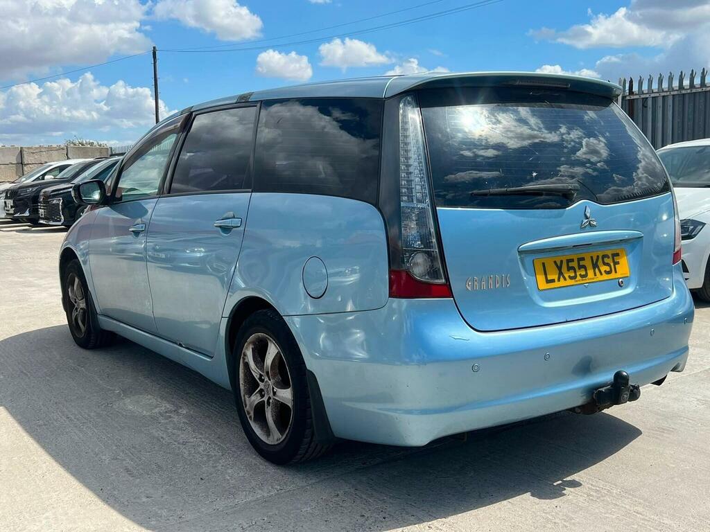 Mitsubishi Grandis 2.4 Mirage  #4