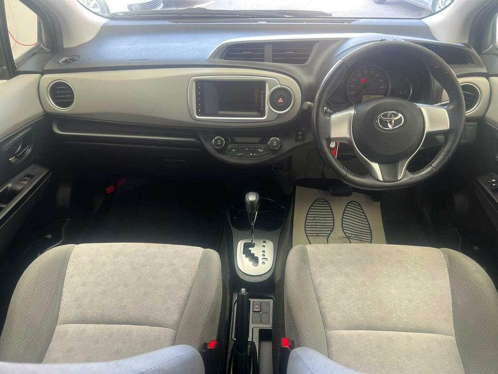 Toyota Yaris 1.3 Vvt-i Sr 98 Bhp Blue #18