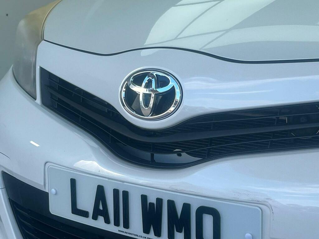 Toyota Yaris 1.3 Vvt-i Sr 98 Bhp Blue #40