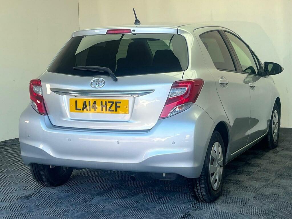 Toyota Yaris Yaris Hybrid Icon Cvt Red #6