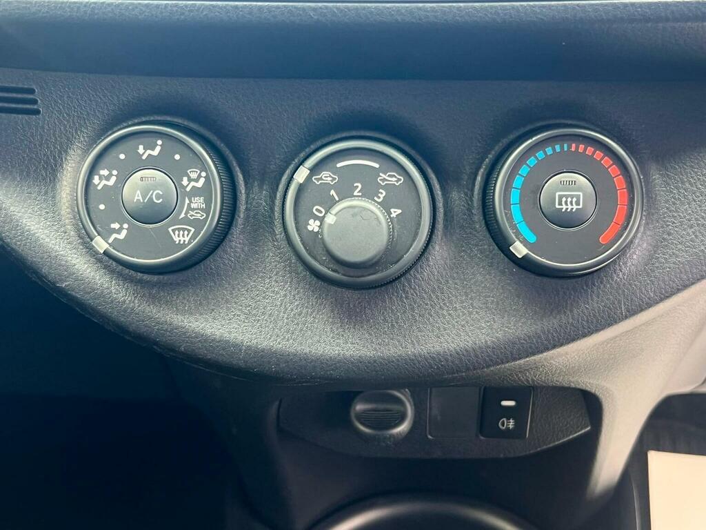 Toyota Yaris Yaris Hybrid Icon Cvt Red #13