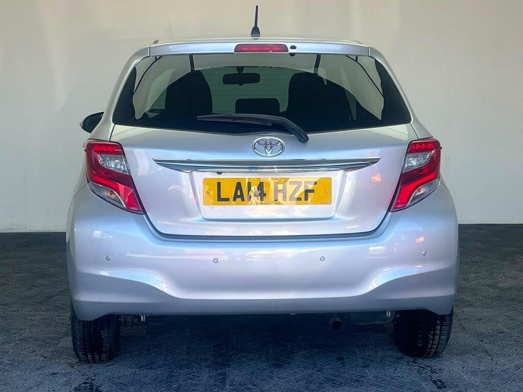 Toyota Yaris Yaris Hybrid Icon Cvt Red #5