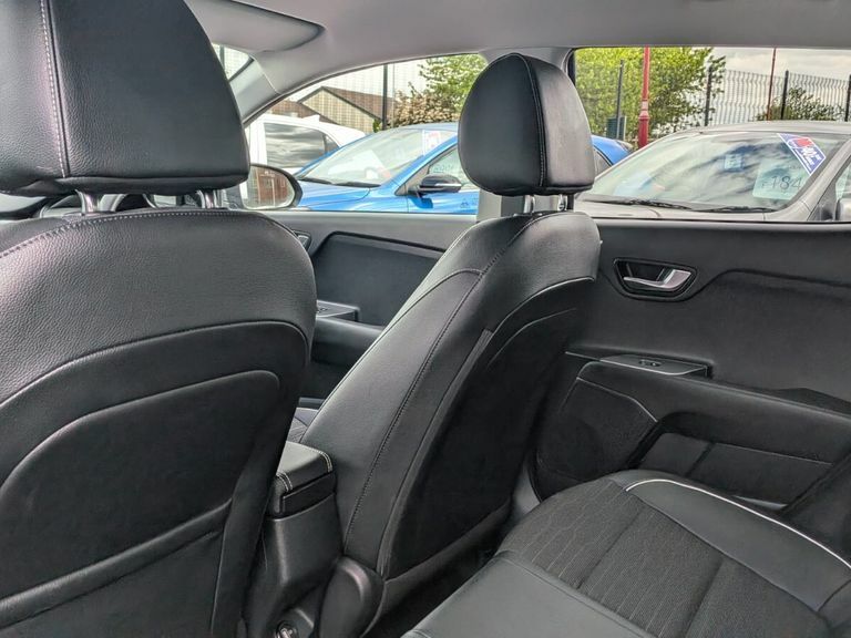 Kia Stonic 1.0 T-gdi Mhev Gt-line S Suv Hybrid Man Red #22