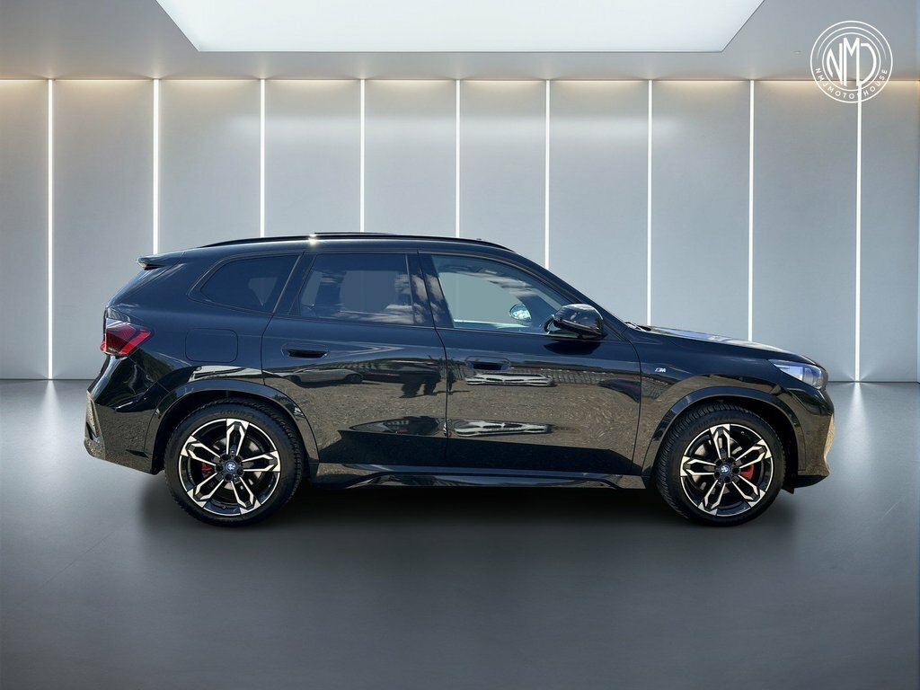 BMW iX1 2023 30 66.5Kwh M Sport Xdrive 11Kw Char Black #4