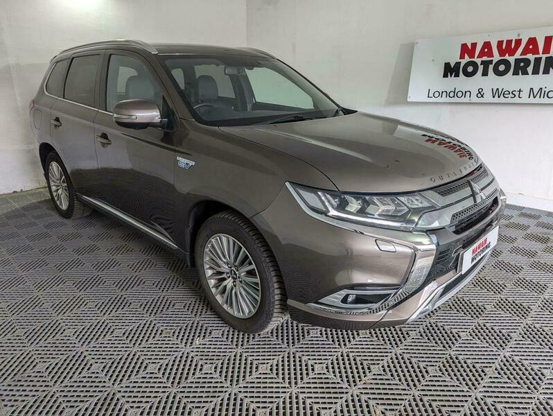 Mitsubishi Outlander 2.4H Twinmotor 13.8Kwh 4H Brown