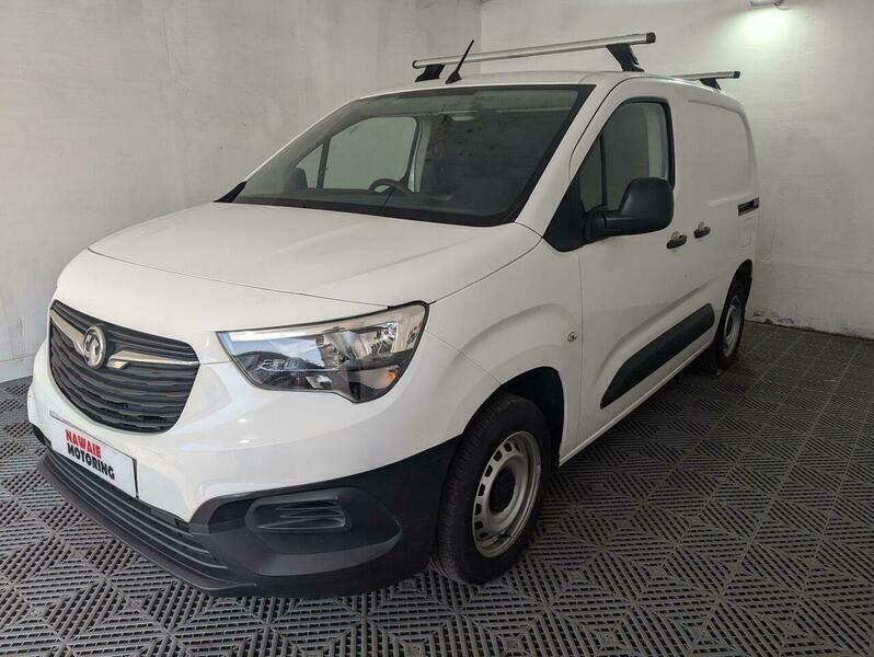 Vauxhall Combo 1.5 Turbo D 2000 YF70AGV White #3