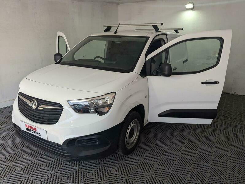 Vauxhall Combo 1.5 Turbo D 2000 YF70AGV White #6