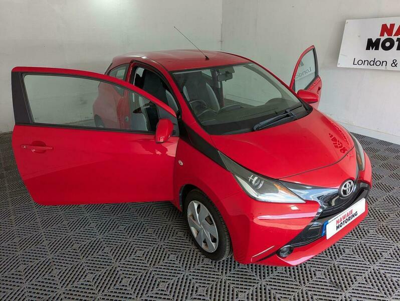 Toyota Aygo 1.0 Vvt-i X-play Euro XNZ9168 Red #4