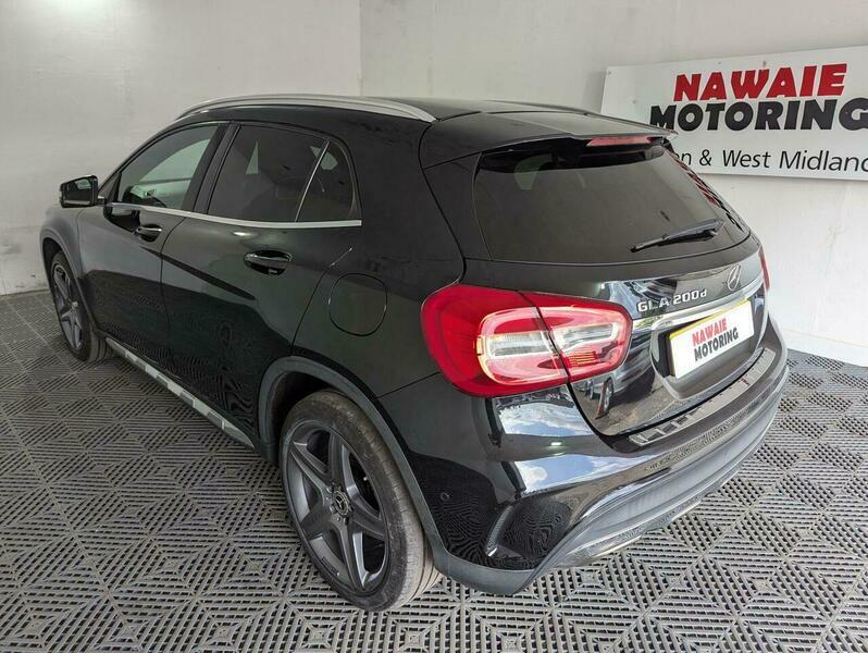 Mercedes-Benz C Class 2.1 Gla200d Amg Line Black #4