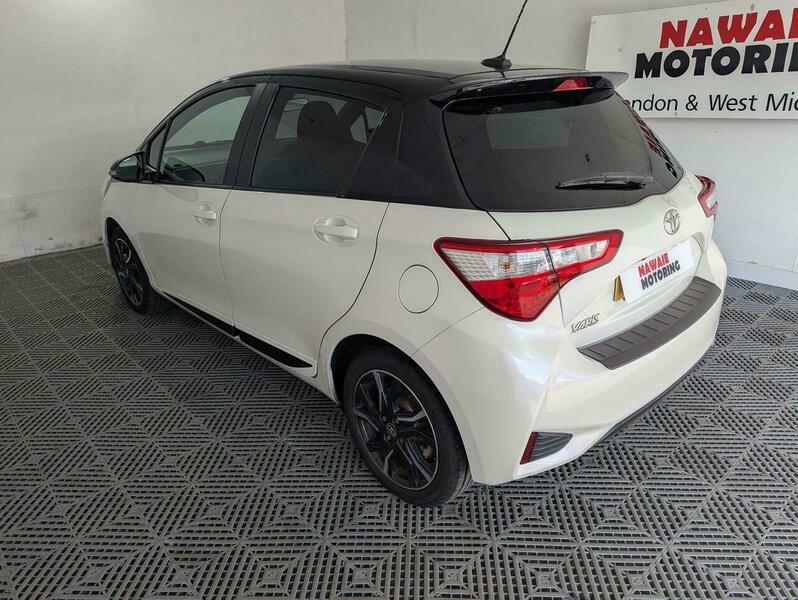 Toyota Yaris 1.5 Vvt-i Grey Bi-tone White #5