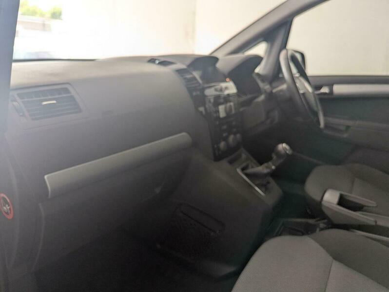 Vauxhall Zafira 1.6 16V Exclusiv Mpv Black #10
