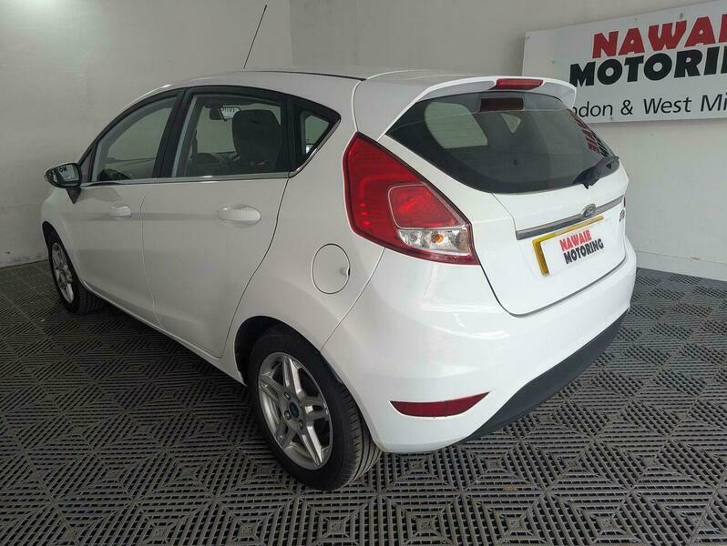 Ford Fiesta 1.25 Zetec Euro 5 White #4