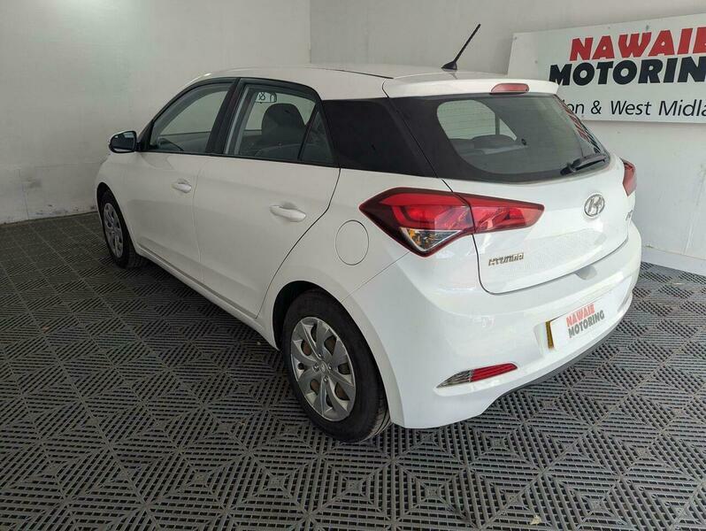 Hyundai I20 1.2 Blue Drive S White #4