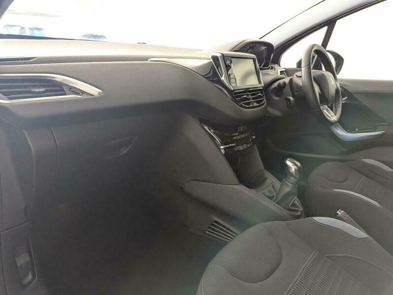 Peugeot 208 1.2 Vti Allure Euro 5 White #13
