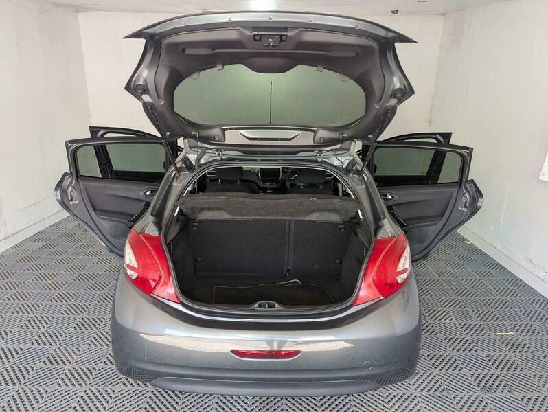 Peugeot 208 1.2 Vti Allure Euro 5 White #25