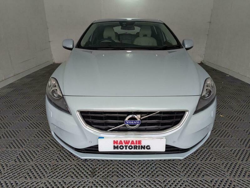 Volvo V40 1.6 D2 Se Lux FD64EDF Blue #2