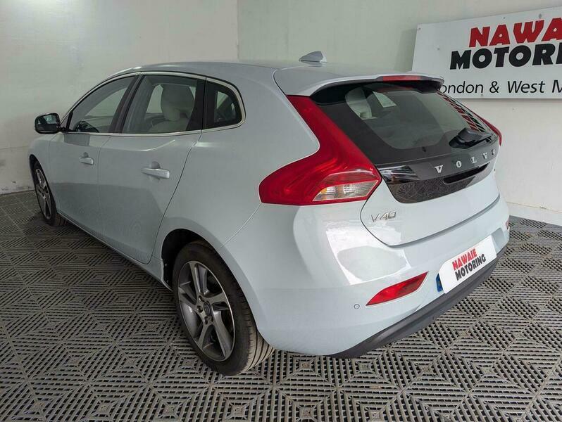 Volvo V40 1.6 D2 Se Lux FD64EDF Blue #4
