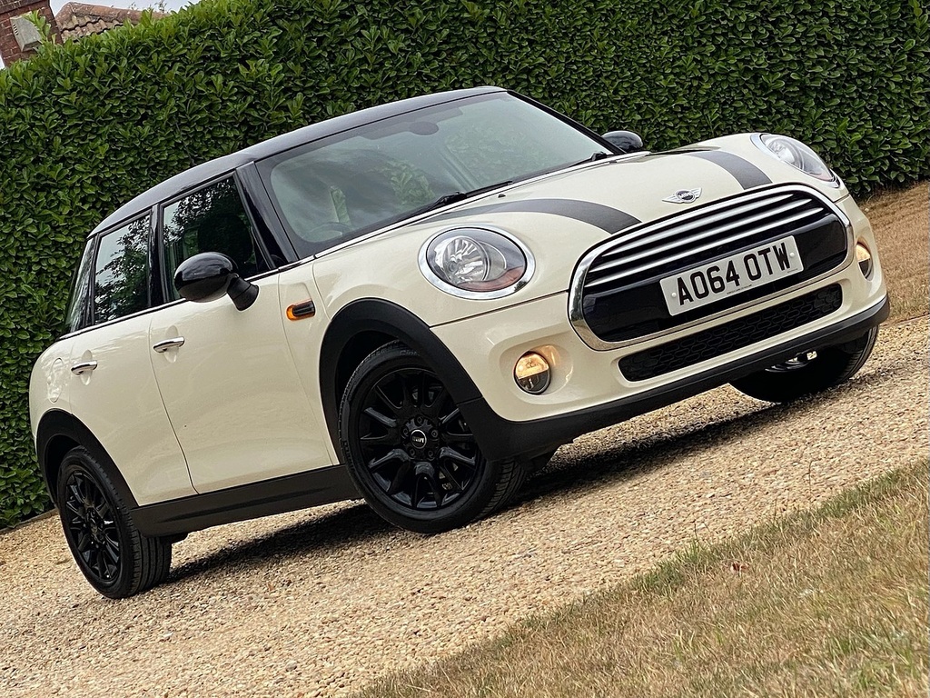 Mini Hatch Cooper AO64OTW White