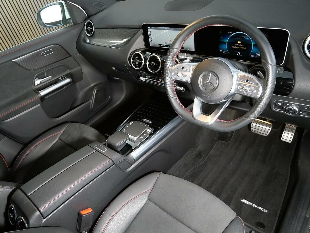 Mercedes-Benz GLA Class 1.3 Gla200 Amg Line Executive Suv 7G- White #3