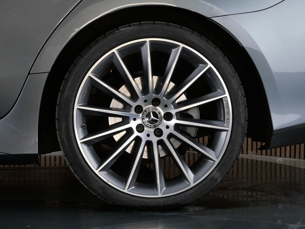 Mercedes-Benz CLS Saloon Grey #43