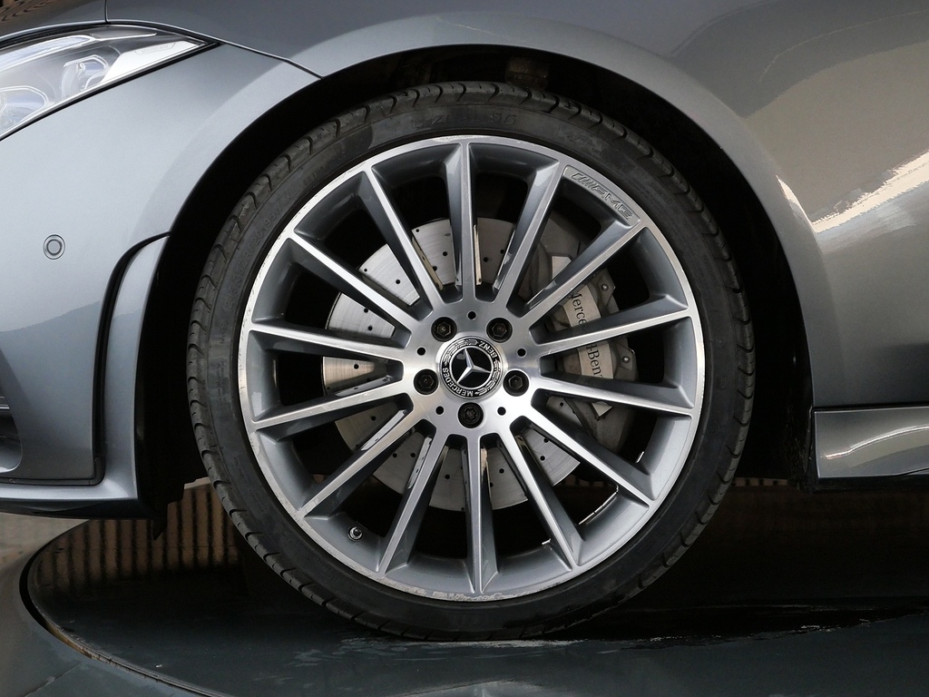Mercedes-Benz CLS Saloon Grey #42