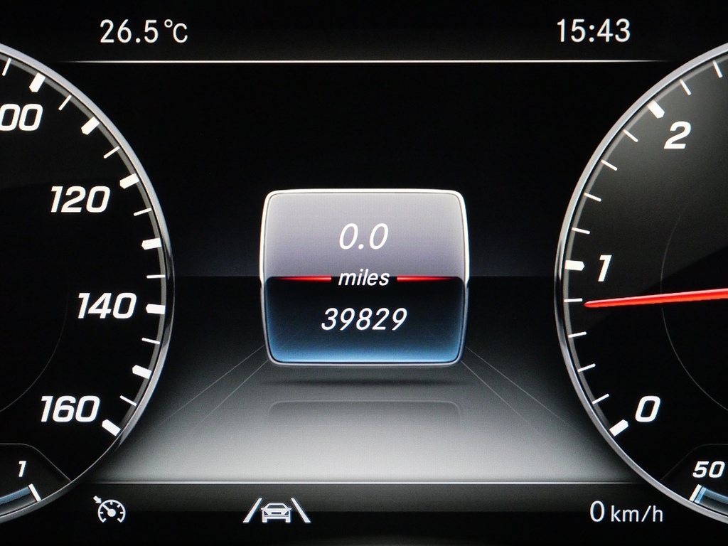 Mercedes-Benz CLS Saloon Grey #47