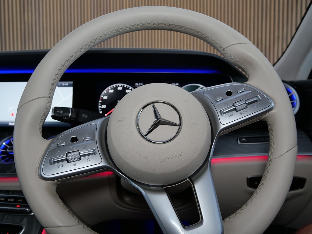 Mercedes-Benz CLS Saloon Grey #34