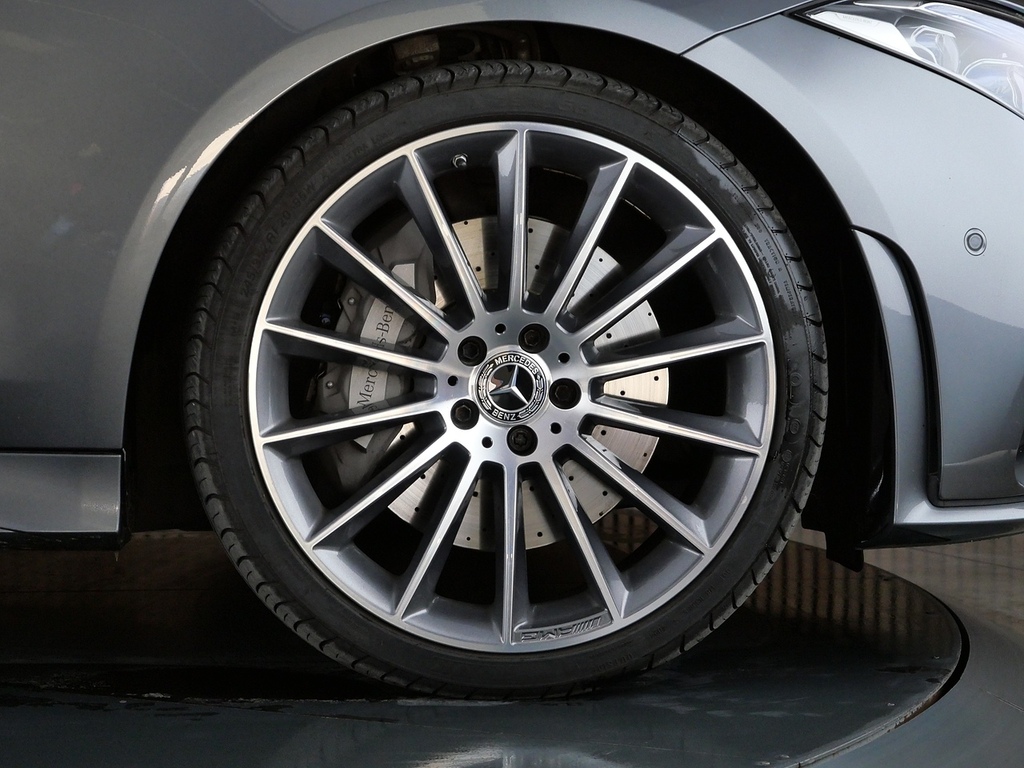 Mercedes-Benz CLS Saloon Grey #45