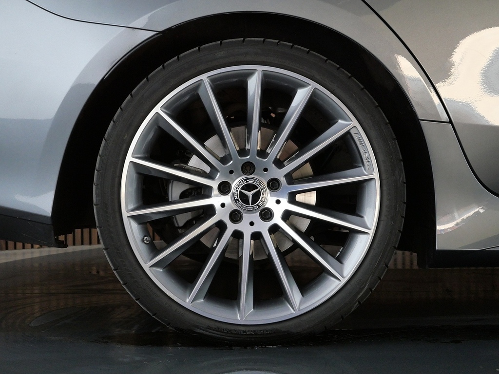 Mercedes-Benz CLS Saloon Grey #44