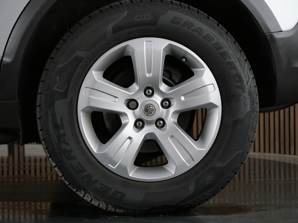 Vauxhall Antara Suv 2.2 Cdti Diamond 2Wd Euro 5 Ss 201616 White #36