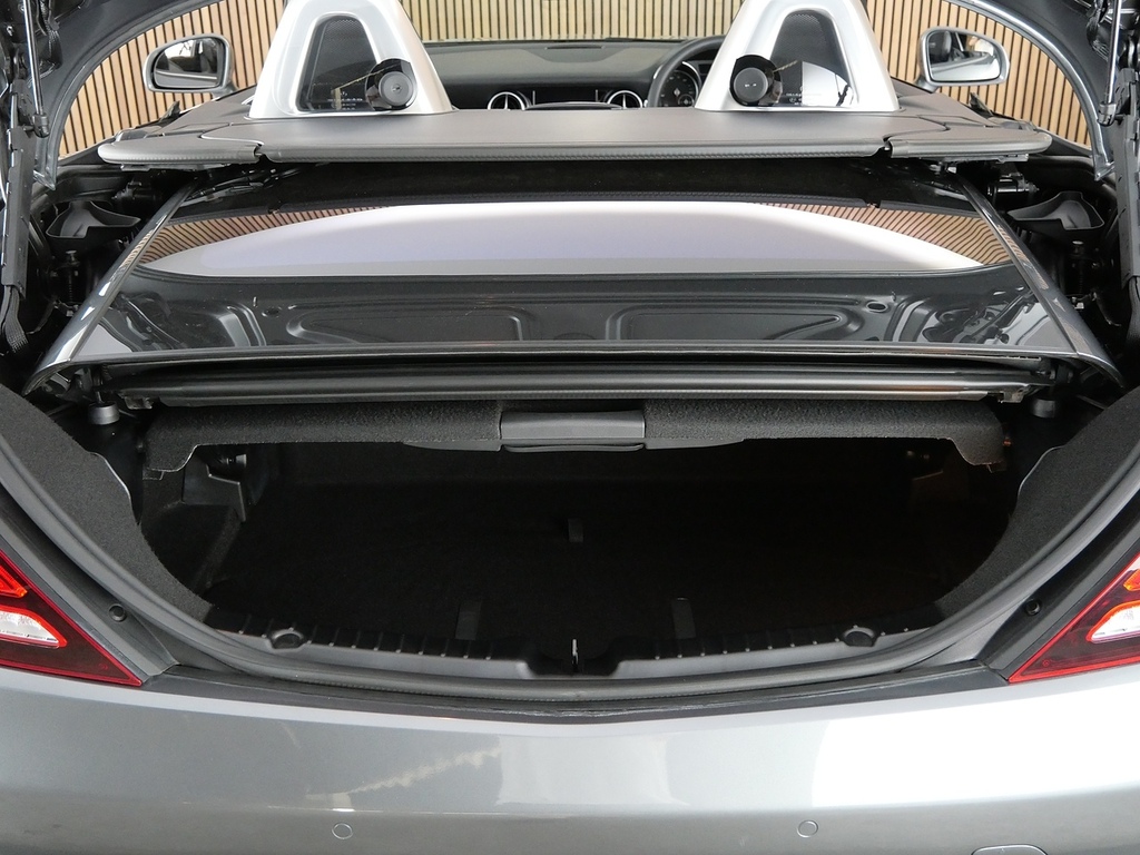 Mercedes-Benz SLC Slc 200 Rhd Yellow #26