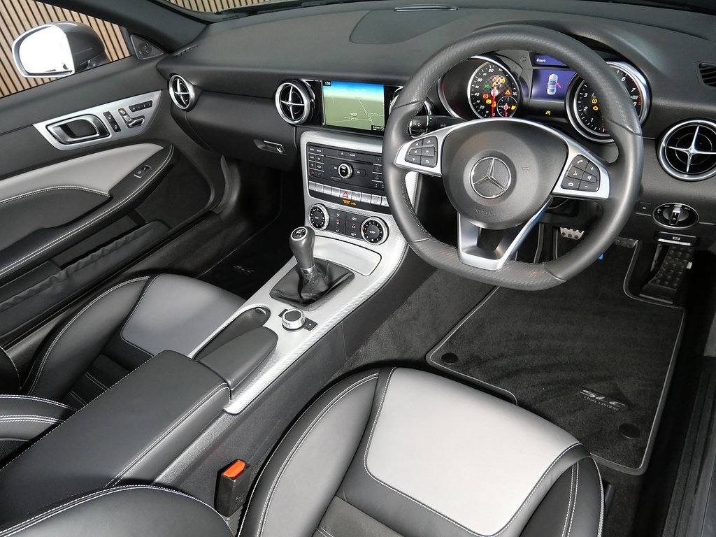 Mercedes-Benz SLC 2.0 Slc200 Final Edition Premium Convertible Grey #3