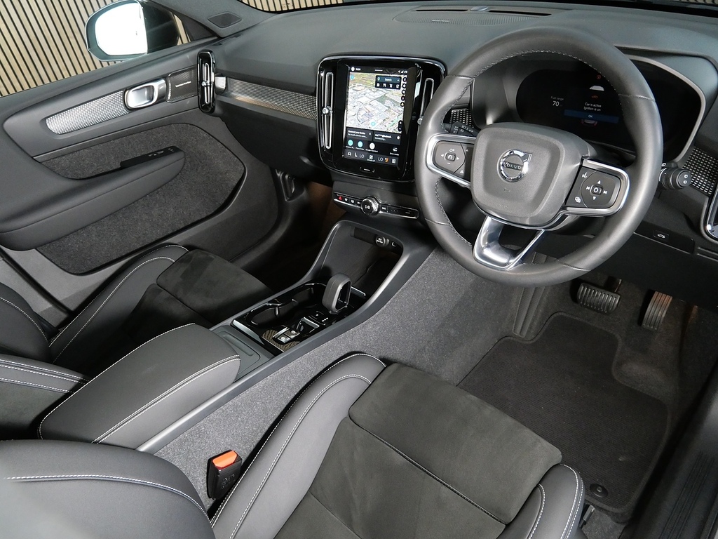Volvo XC40 2.0 B4 Mhev Ultimate Suv Hybrid Dct Aut Black #3