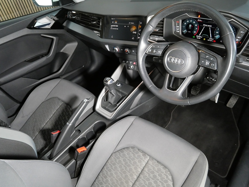 Audi A1 1.5 Tfsi 35 Sport Sportback Euro White #3