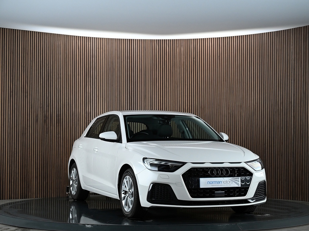 Audi A1 1.5 Tfsi 35 Sport Sportback Euro White #4