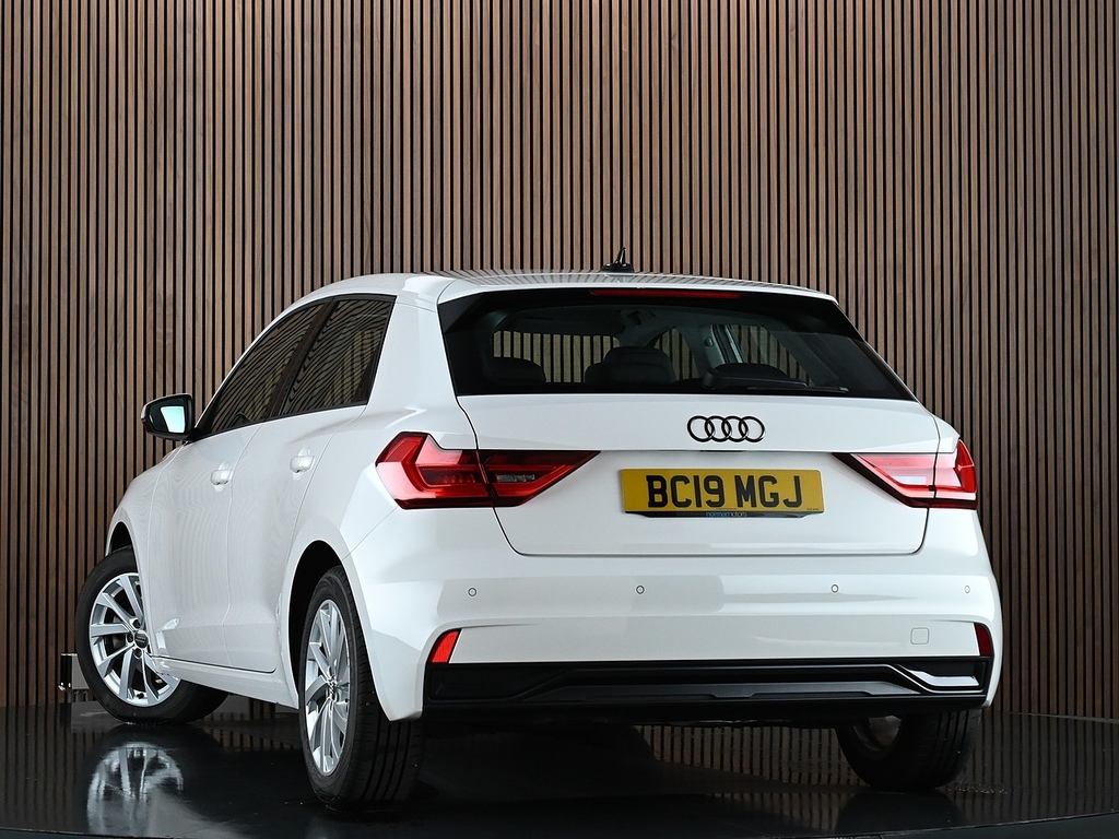 Audi A1 1.5 Tfsi 35 Sport Sportback Euro White #2