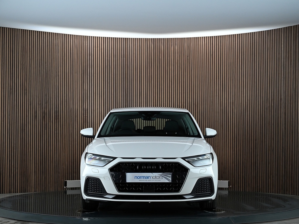 Audi A1 1.5 Tfsi 35 Sport Sportback Euro White #5