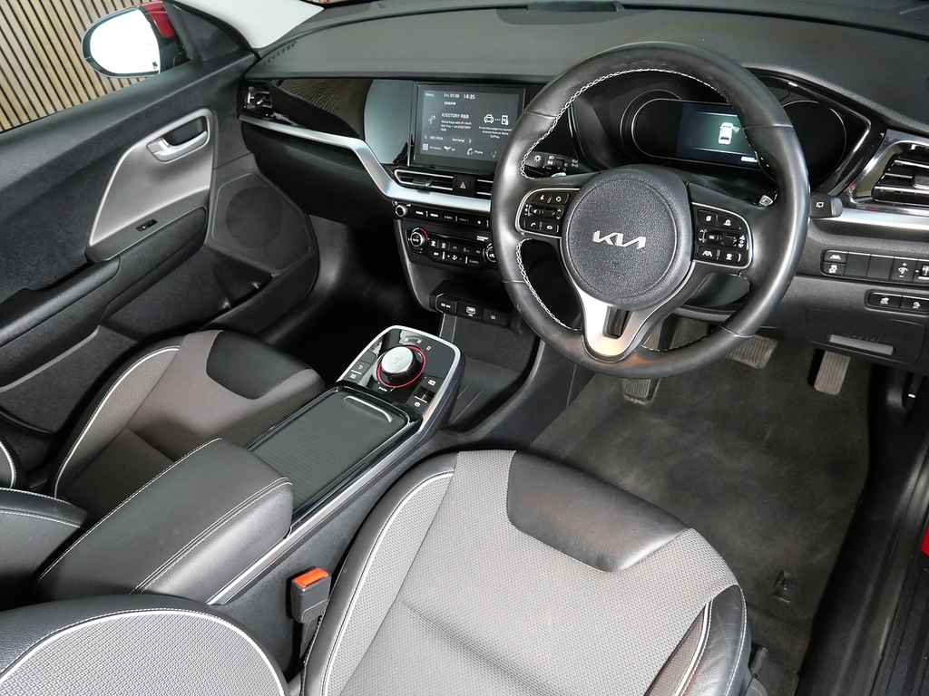 Kia e-Niro 64Kwh 2 Suv 201 Bhp Red #3