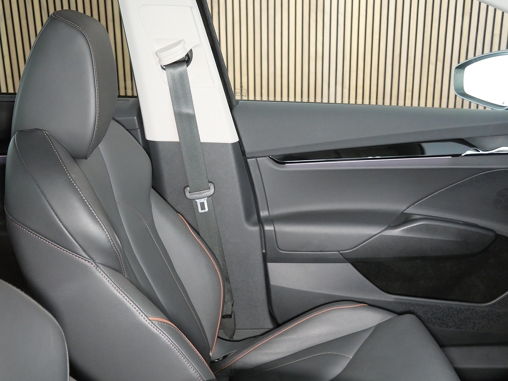 Skoda ENYAQ 132Kw 60 Edition 62Kwh Silver #27