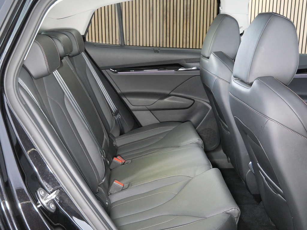 Skoda ENYAQ 132Kw 60 Edition 62Kwh Silver #30