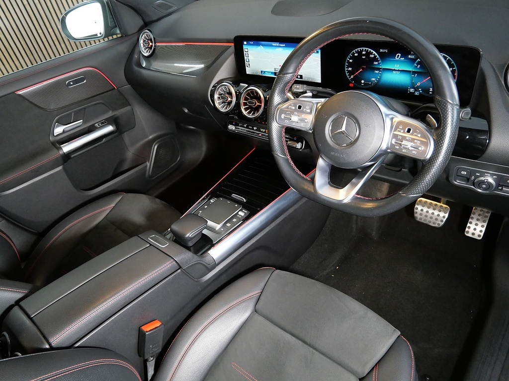 Mercedes-Benz GLA Class 1.3 Gla180 Amg Line Premium Suv 7G-dc Grey #3