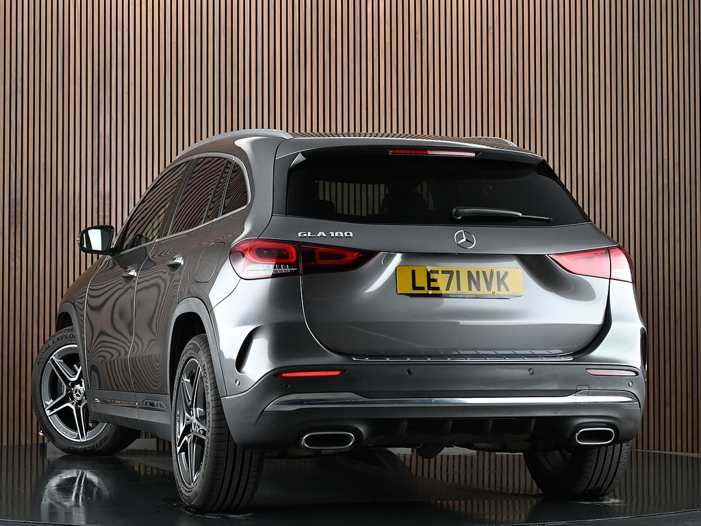 Mercedes-Benz GLA Class 1.3 Gla180 Amg Line Premium Suv 7G-dc Grey #2