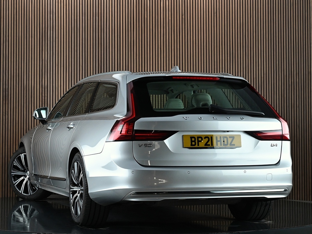 Volvo V90 2.0 B4 Mhev Inscription Estate Hybrid A Silver #2