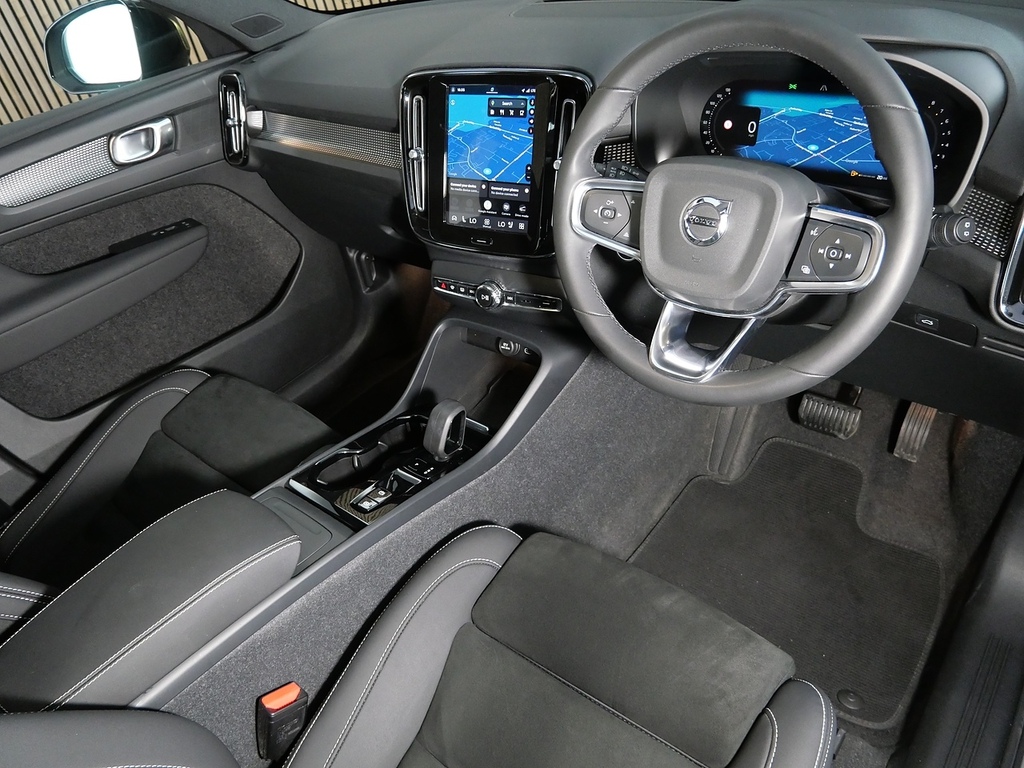 Volvo XC40 2.0 B3 Mhev Plus Dark Suv Hybrid Dct Au Grey #3